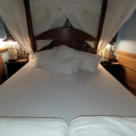 Palazzo Lupis Calabria Italia Bed & Breakfast 4*