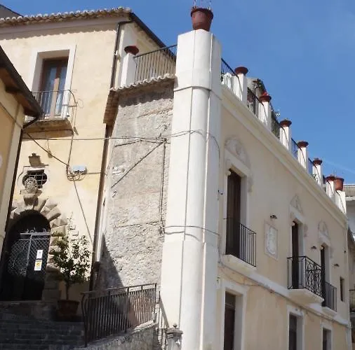 Alojamento de Acomodação e Pequeno-almoço Palazzo Lupis Calabria Italia Grotteria