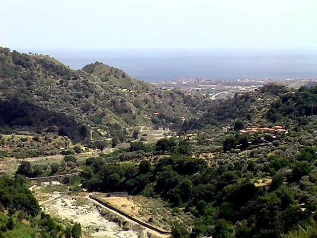 Alojamento de Acomodação e Pequeno-almoço Palazzo Lupis Calabria Italia Grotteria